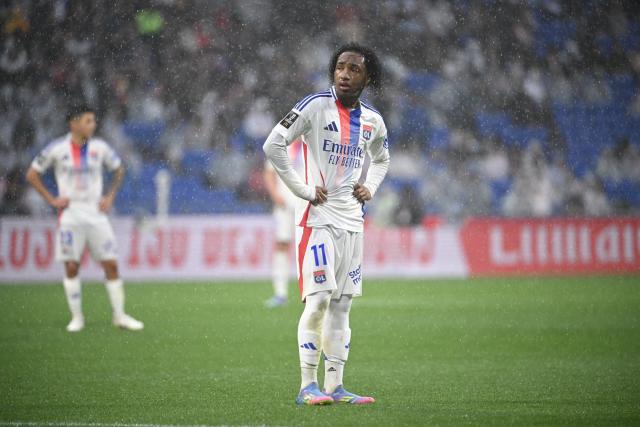 « On a beaucoup compliqué notre chemin » : l'OL s'éloigne de la Ligue des champions et de ses ressources financières vitales