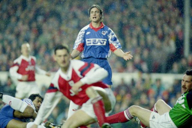 Crachat sur Ginola à l'aller, Weah en tribunes au retour : quand Arsenal privait le PSG d'une finale européenne en 1994