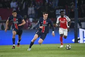La vidéo de la demi-volée géniale de Fabian Ruiz qui accentue l'avance du PSG contre Arsenal