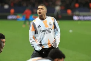 Le PSG demande à la justice l'annulation de la saisie sur ses comptes et réclame 98 millions d'euros à Kylian Mbappé