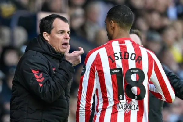 Des liens étroits mais pas de favoritisme : la French touch de Régis Le Bris à Sunderland, recette pour décrocher la montée en Premier League ?