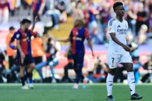 Real Madrid : inquiétude pour Vinicius Junior et Lucas Vazquez, blessés