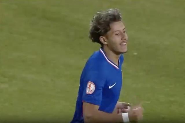 Le superbe but d'Ilyas Azizi avec les Bleuets dès la 45e seconde lors de l'Euro U17