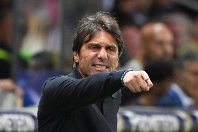 Triplé pour Antonio Conte, champion comme entraîneur avec Naples, après la Juventus Turin et l'Inter Milan