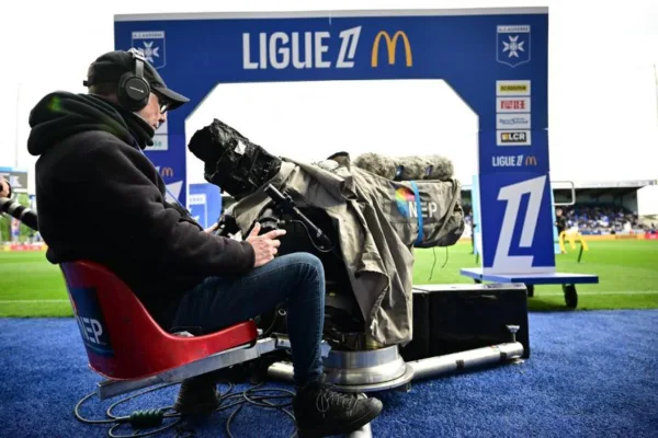 Chaîne Ligue 1 : Enjeux des Négociations et Retards | Actus Sans accord pour la création d'une nouvelle chaîne sur la Ligue 1, la LFP et DAZN repoussent l'échéance